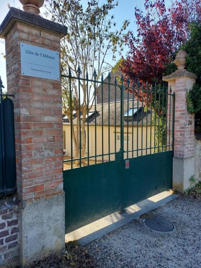 De L'abbaye *
